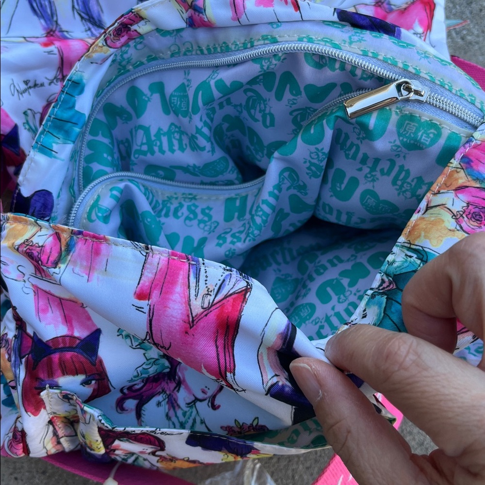 Harajuku Lovers Crossbody Bag - Picture 5 of 5